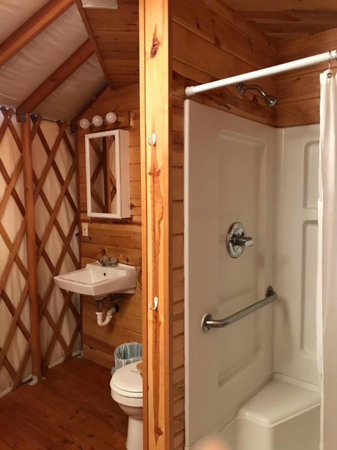South Jetty Camping Resort Wheelchair Accessible Yurt 3 Florence Exterior foto